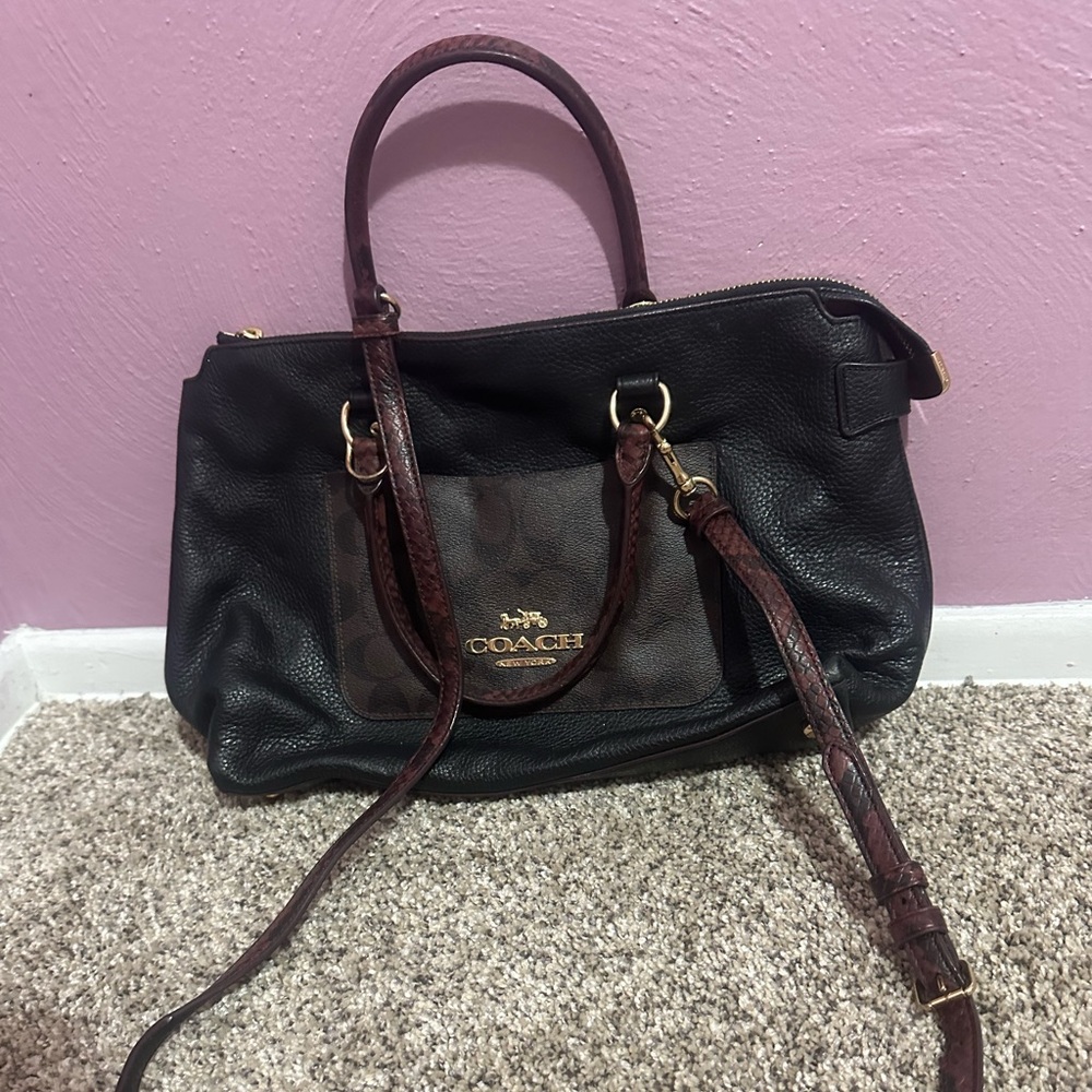 Coach purse. Shoulder bag or handbag.